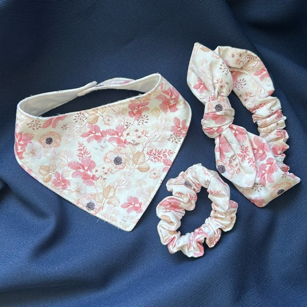 Baby Head Bow Bib Gift Set plus Matching Mama Scrunchie